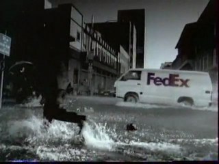 Publicité - "FedEx Express" (L'innondation dans une ville d'Asie) 1999