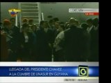 El Presidente Chávez llega a Georgetown, Guyana, a la reunió