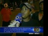 Damnificados protestan a las afueras del Sambil La Candelari