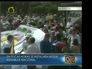 Diputados de la MUD se encuentran concentrados junto a perso