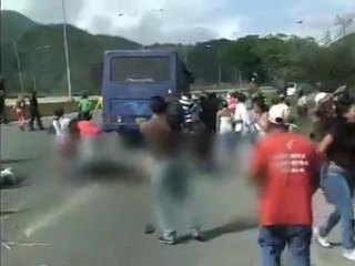 Colectivo arrolló a cuatro damnificados en la Guarenas-Carac