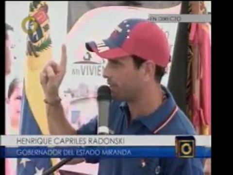 Gobernador de Miranda, Henrique Capriles, entrega certificad