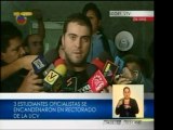 Vicente Moronta, del M-28, habla por estudiantes encadenados