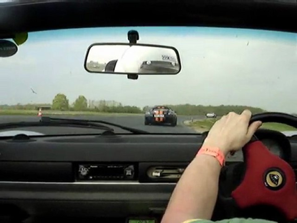 Lotus Elise Sport 160 à Lurcy-Lévis