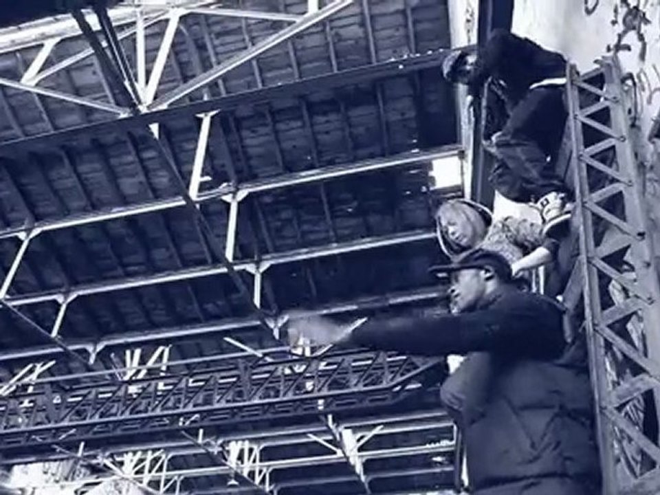 Yani - Paranoiia (Clip Officiel)