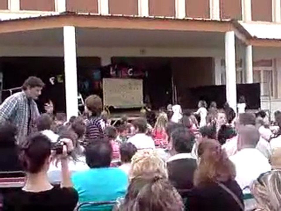 spectacle d'ecole Axel Leo 2010