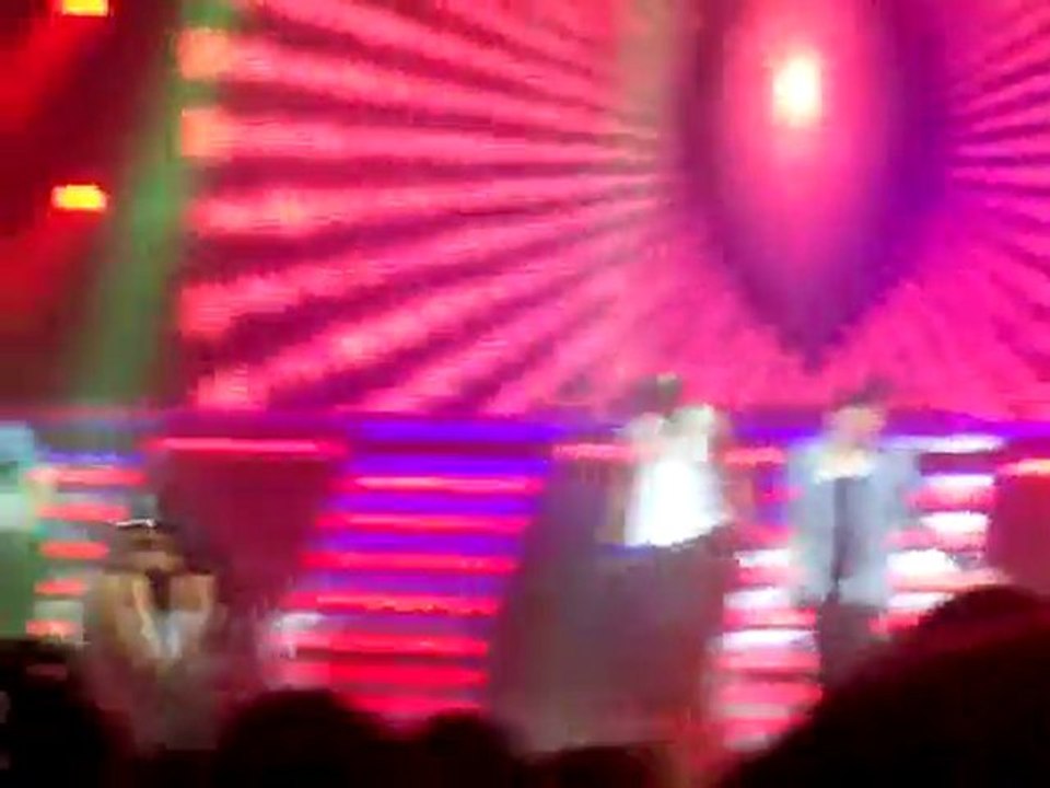 JLS concert - Aston backflips