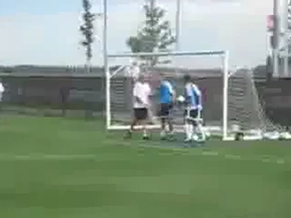 0242 - Gardien de foot humilié