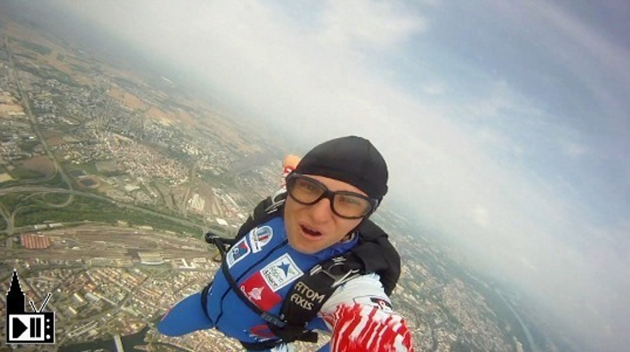 Saut en parachute, atterrissage place Kléber