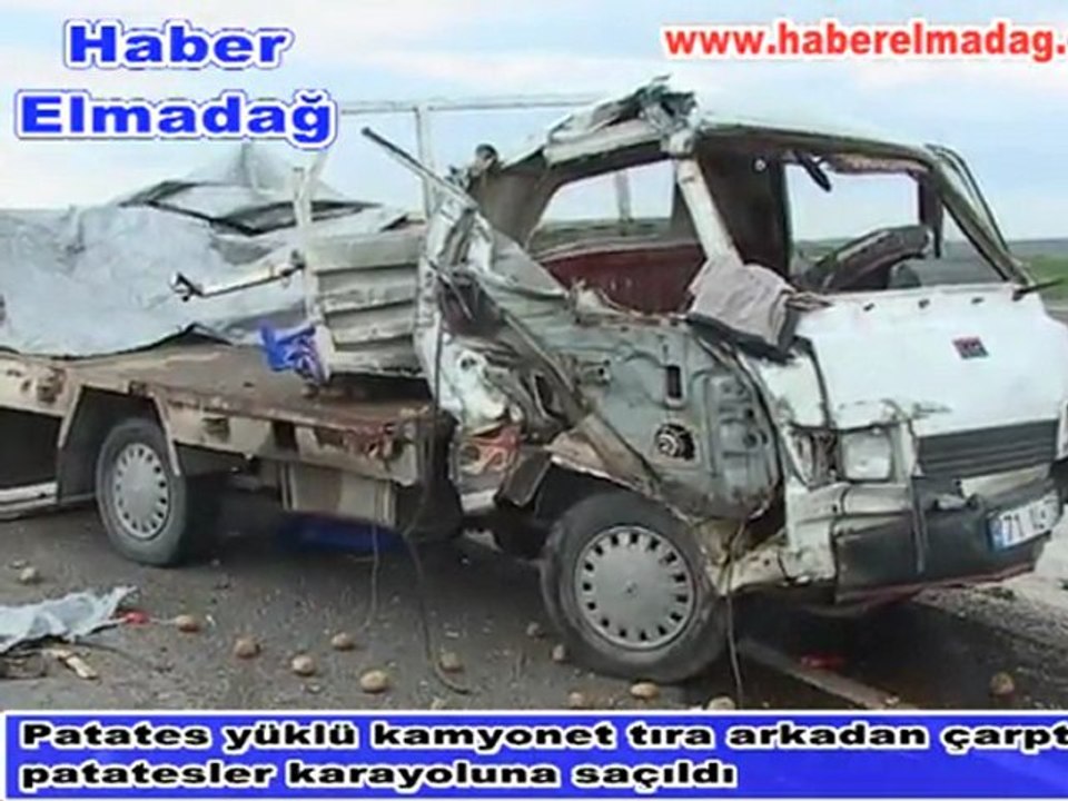 Patatesler yola saçıldı