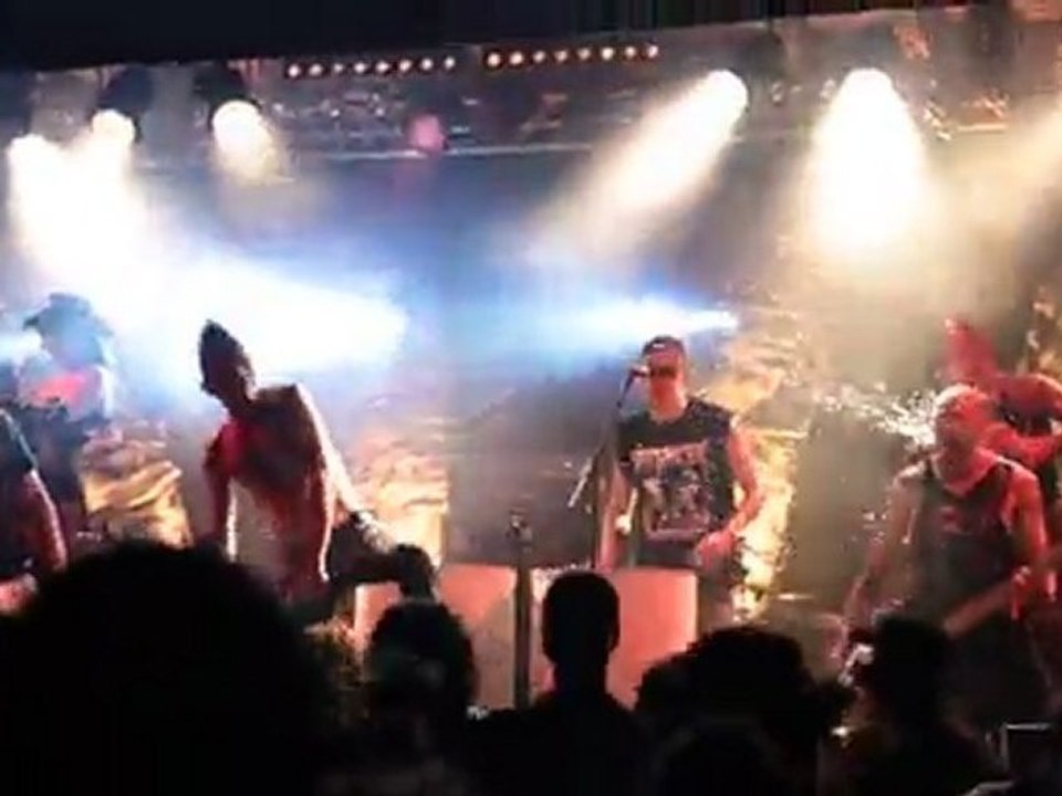 Extrait  "Le Bal des Enragés" au Moulin de Pontcey le 14/04/2011 "Sepultura-Refuse/Resist"