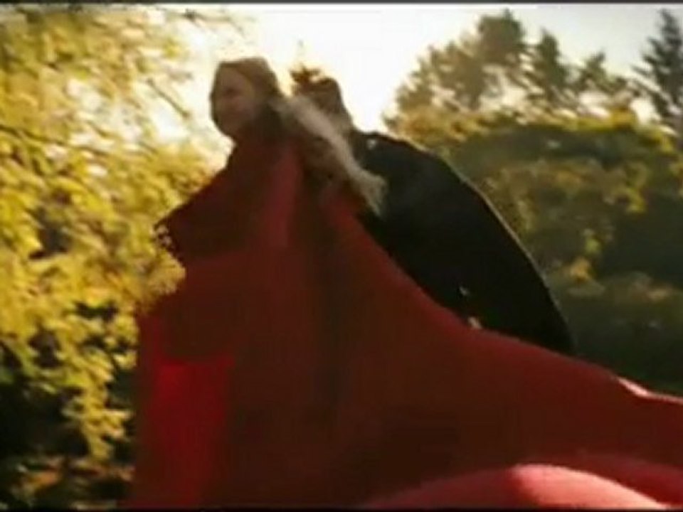 La chica de la capa roja - spot "Le teme a quien ama"
