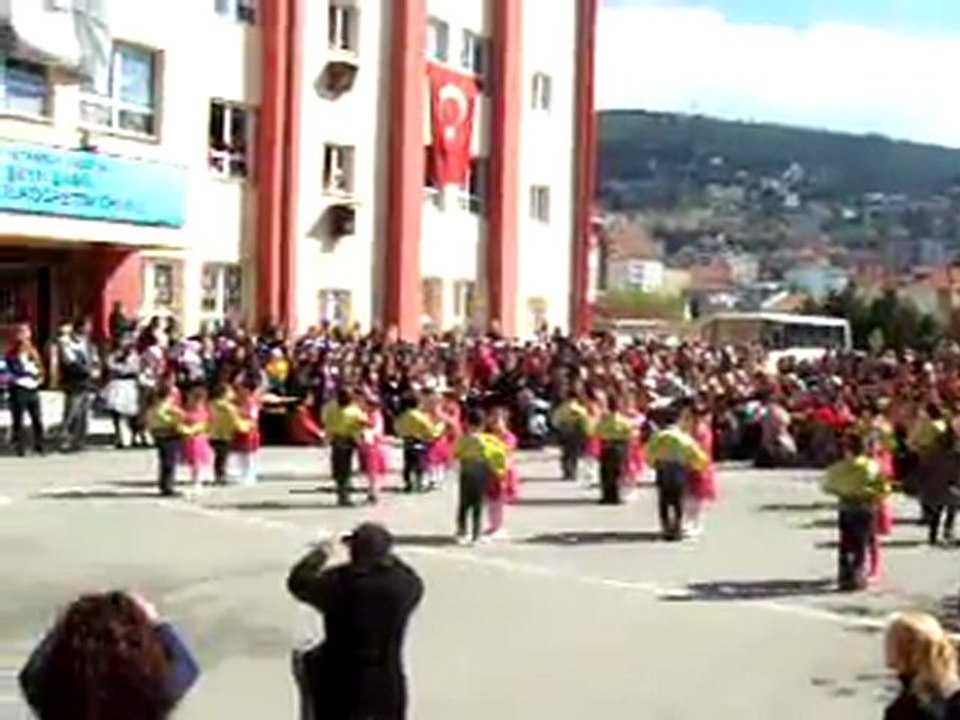 ERTUĞRUL 23 NİSAN 2011 TANGO GÖSTERİSİ