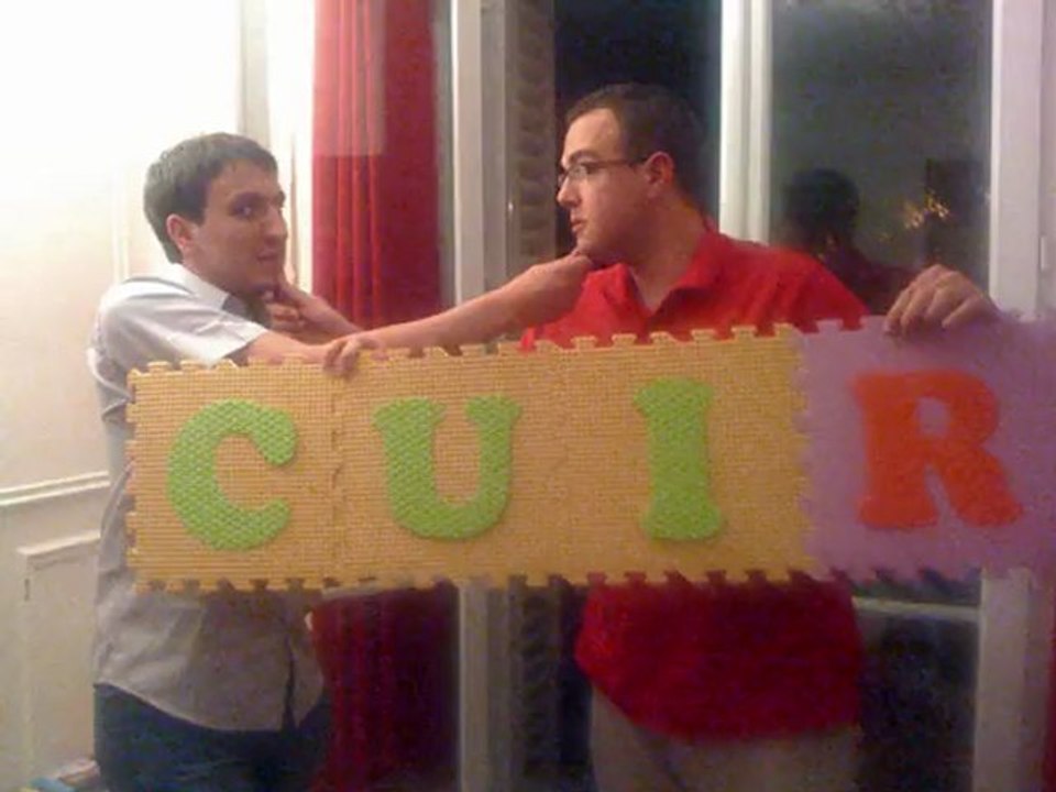 Cuir Cuir Cuir Moustache