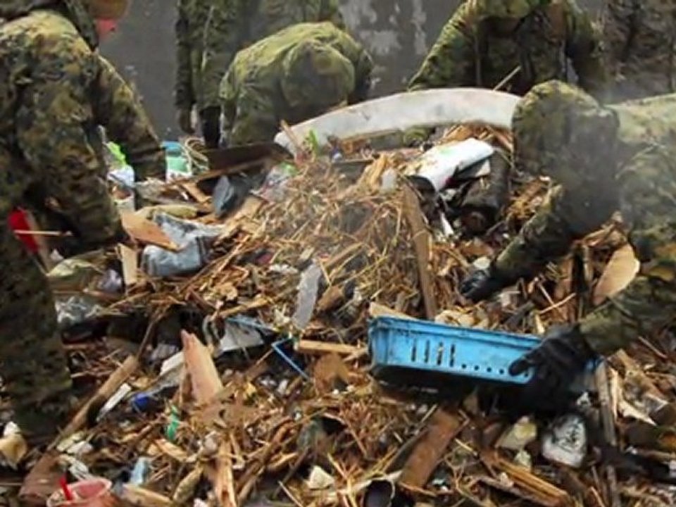 Behind the Smoke Ep 2: Dai Yoshihara Formula Drift 2011 Season: The Flying Drift Car