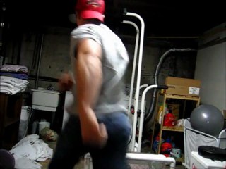 One Arm Chin-up Vs. No-handed One Arm Chin-up