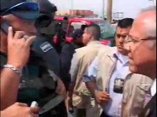 FEDERALES ENCAÑONAN A ESCOLTAS DEL ALCALDE DE CD JUAREZ HÉCTOR TETO MURGUÍA