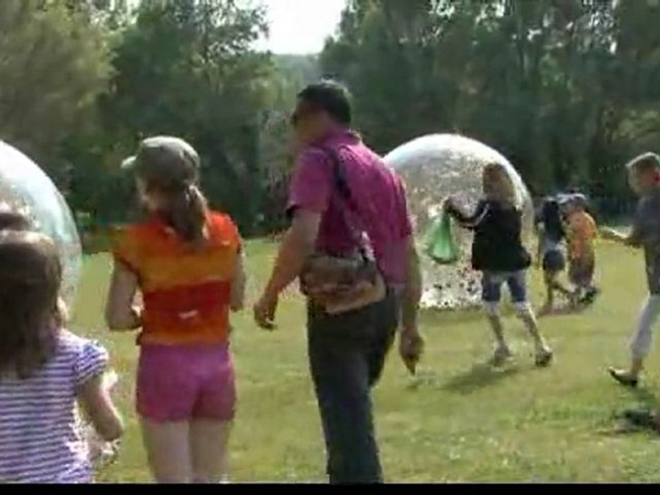 La chasse aux oeufs sur l'ilette à Montbazon