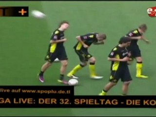 Ο Κέβιν Γκρόσκραουτς δέχεται χτύπημα στο κεφάλι στην προθέρμανση