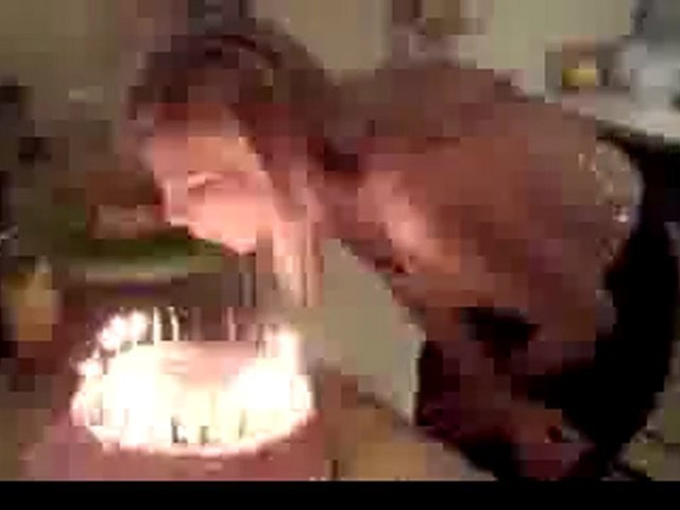 0262 - La femme à Régis se brule les cheveux