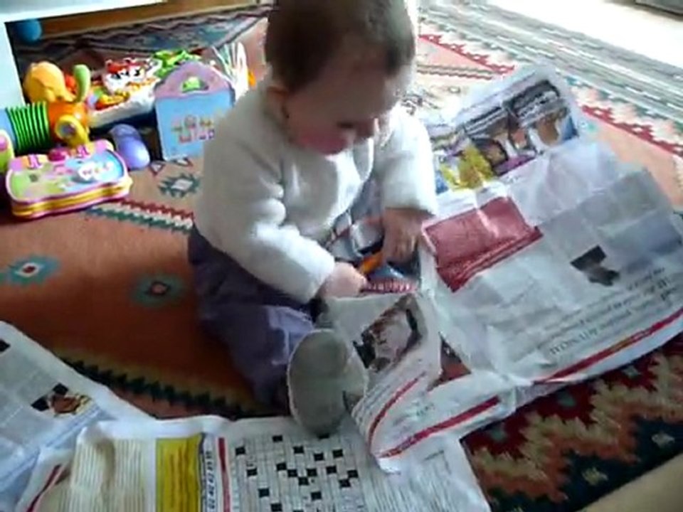 2011_03_30 pornichet zoe lit le journal