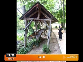 La pirogue quitte le parc de la Tête d'Or‎ (Lyon)