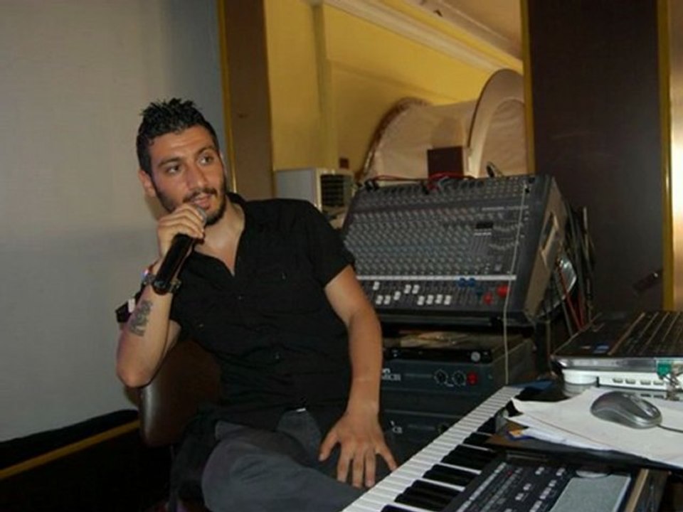 2011 BOMBA GİBİ SALLIYAN BESTE SENİ FACEBOOK"TA DÜRTTÜRÜRMÜYÜM ?