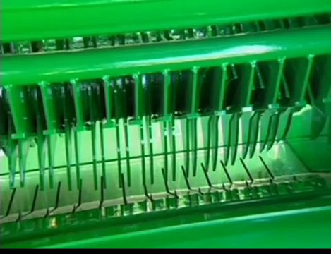 McHale F560 - Presse à chambre fixe pour balles rondes - Presse entièrement automatique pour balles rondes Francois