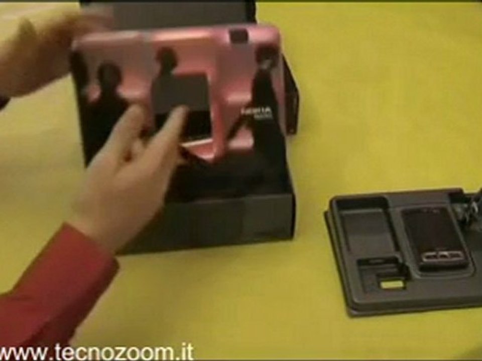 Videorecensione Nokia N95 8GB confezione d'acquisto e design