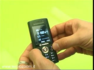 Descargar video: Videorecensione Sony Ericsson V640i pro e contro