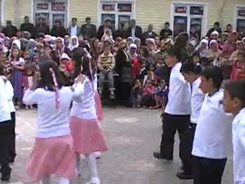 pazarcık atatürk ilköğretim okulu 23 nisan 2011 - damat halayı
