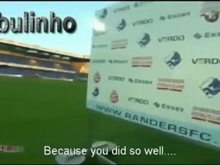 Ο προπονητής της Ράντερς χτυπάει ρεπόρτερ