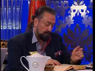 Maide Suresi'nden açıklamalar, Peygamber Efendimiz (s.a.v.) Musevilere Tevrat'ın aslıyla, Hristiyanlara da İncil'in aslıyla hükmediyordu