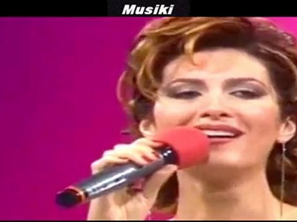 Melda Kuyucu - Enginde yavaş yavaş günün minesi soldu