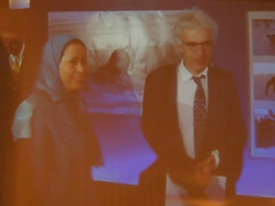 Arrivée de Madame Maryam RadJavi (1)  à la conférence internationale sur Achraf