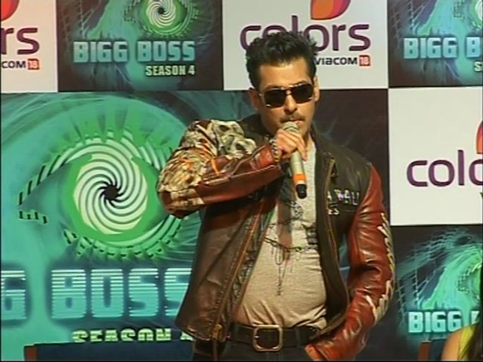 Karan Johar Chooses Salman Khan Over Shahrukh Khan - Hot News