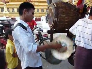 Musiciens ambulants (Bagan)