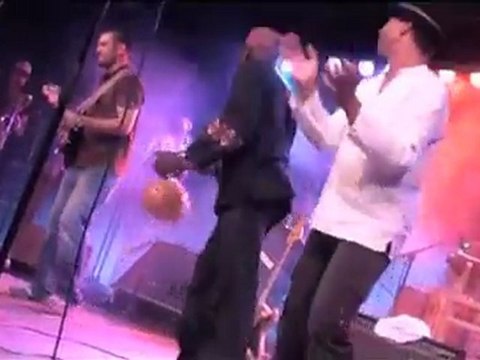 Walko featuring Kiala, live at Festival Soleils Bleus 2010