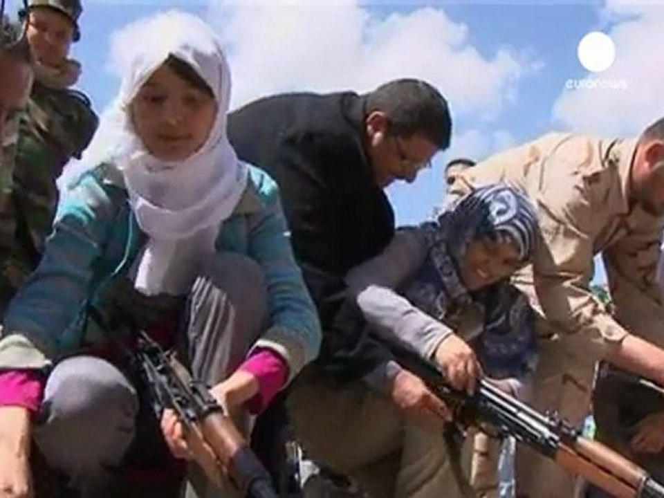 US helps Libyan rebels by allowing oil deals