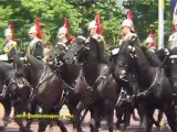 QUEEN'S GUARDS ON HORSEBACK MARCH PAST, LONDON, ENGLAND UK