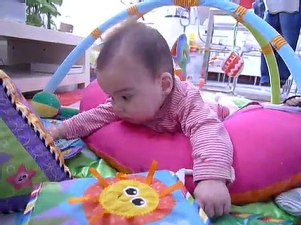 Flora et les jouets de la Pologne