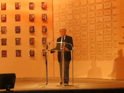 ASHRAF : L'ovation de la salle faite à Monsieur Elie Wiesel (2)