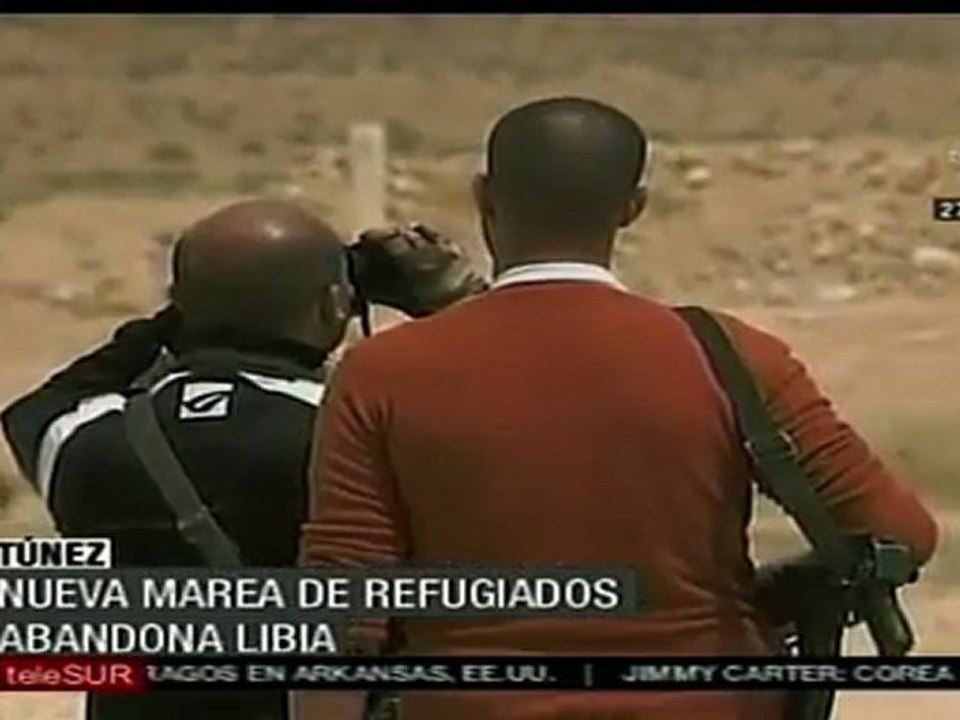 Éxodo masivo de refugiados abandona Libia