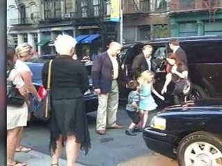 Nicolas est menotté