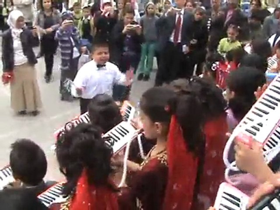 GÖRKEM KÜTÜK VE SAZ ARKADAŞLARI