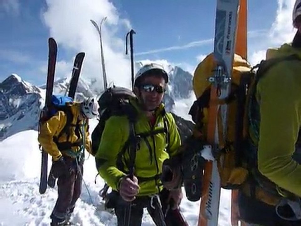 CAF Haute Maurienne au sommet dômes de miage