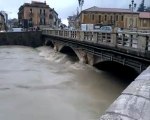Piena fiume Liri ponte di Napoli