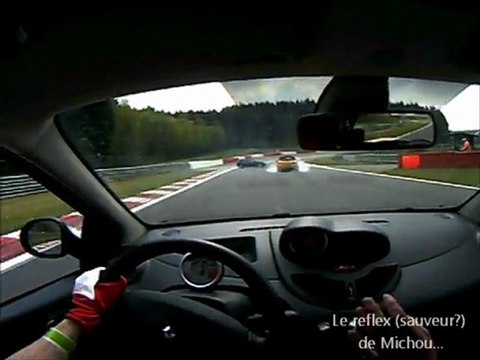 Accident évité lors d'un tête à queue sur Spa.