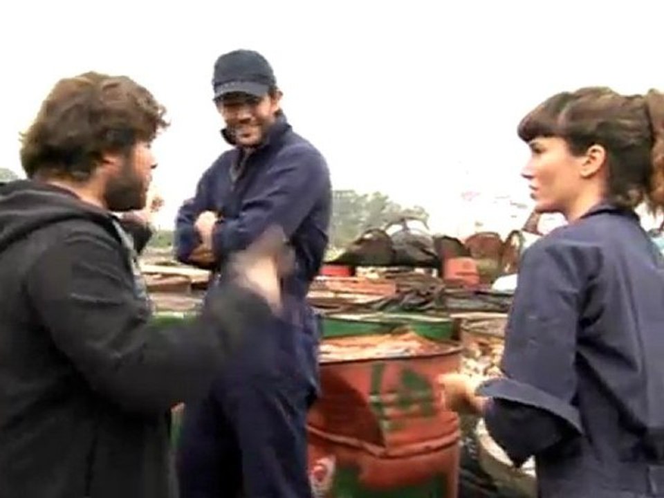 Los Únicos - Bambalina - Ana María Orozco en una escena de riesgo
