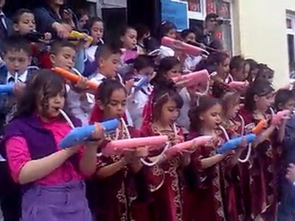 GÖRKEM KÜTÜK VE SAZ ARKADAŞLARI (3-A SINIFI 2011)